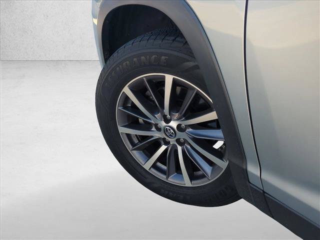 Used 2019 Toyota Highlander XLE FWD image 10