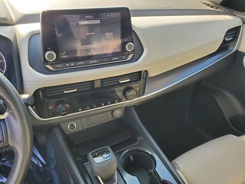 Certified 2022 Nissan Rogue SV w/ SV Premium Package image 22