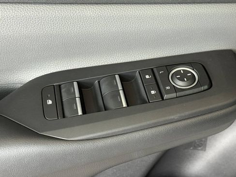 New 2027 Toyota Prius XLE FWD image 12