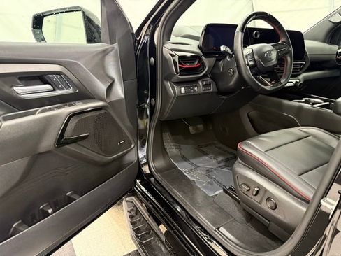 Used 2025 Chevrolet Silverado EV RST image 33