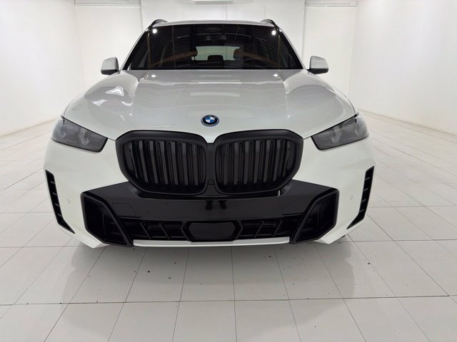 Certified 2025 BMW X5 xDrive50e w/ M Sport Package AWD/4WD image 8
