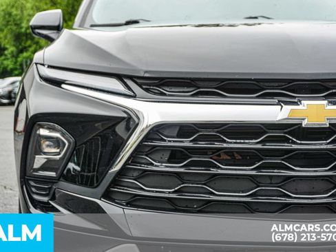 Used 2025 Chevrolet Blazer LT FWD image 11
