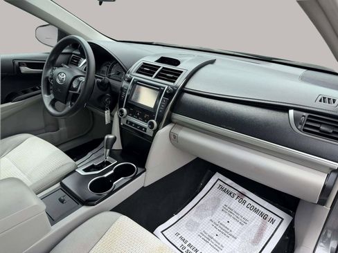 Used 2013 Toyota Camry LE FWD image 16