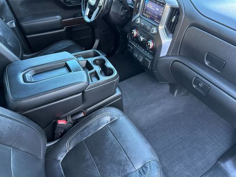 Used 2020 GMC Sierra 1500 SLT w/ Driver Alert Package I AWD/4WD image 17