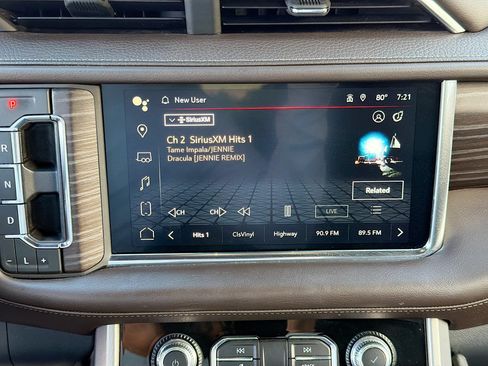 Used 2023 GMC Yukon Denali AWD/4WD image 32