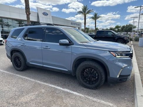 Used 2025 Honda Pilot Elite image 8