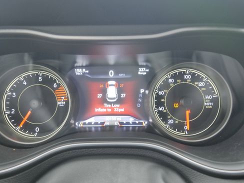 Used 2023 Jeep Cherokee Altitude Lux image 27