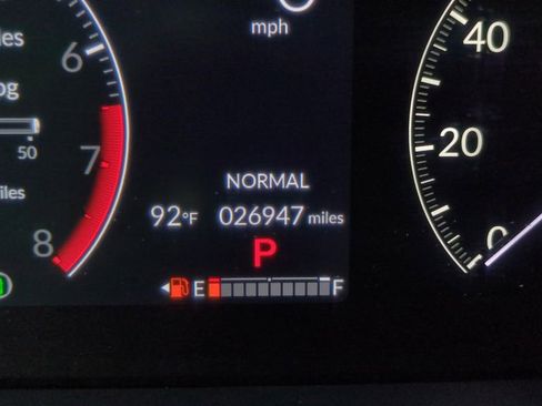 Used 2024 Honda Pilot Touring image 26