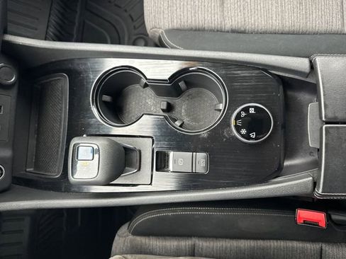 Used 2021 Nissan Rogue SV image 19