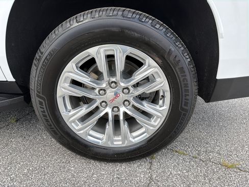 Used 2023 GMC Yukon SLT w/ SLT Premium Package AWD/4WD image 21
