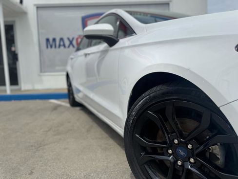 Used 2020 Ford Fusion SE w/ Equipment Group 151A FWD image 21