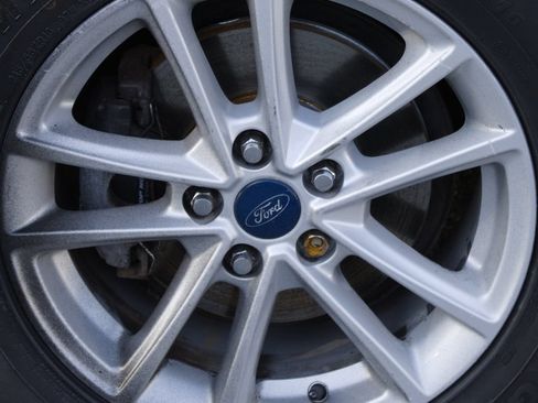 Used 2018 Ford Focus SE FWD image 30