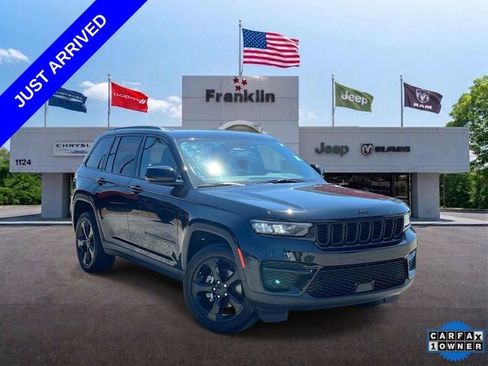 Used 2024 Jeep Grand Cherokee Altitude AWD/4WD image 1