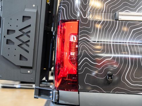 Used 2021 Mercedes-Benz Sprinter 2500 w/ Premium Plus Package image 39