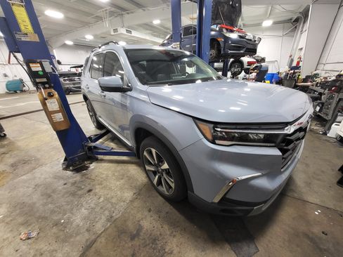 Certified 2024 Honda Pilot Elite image 4