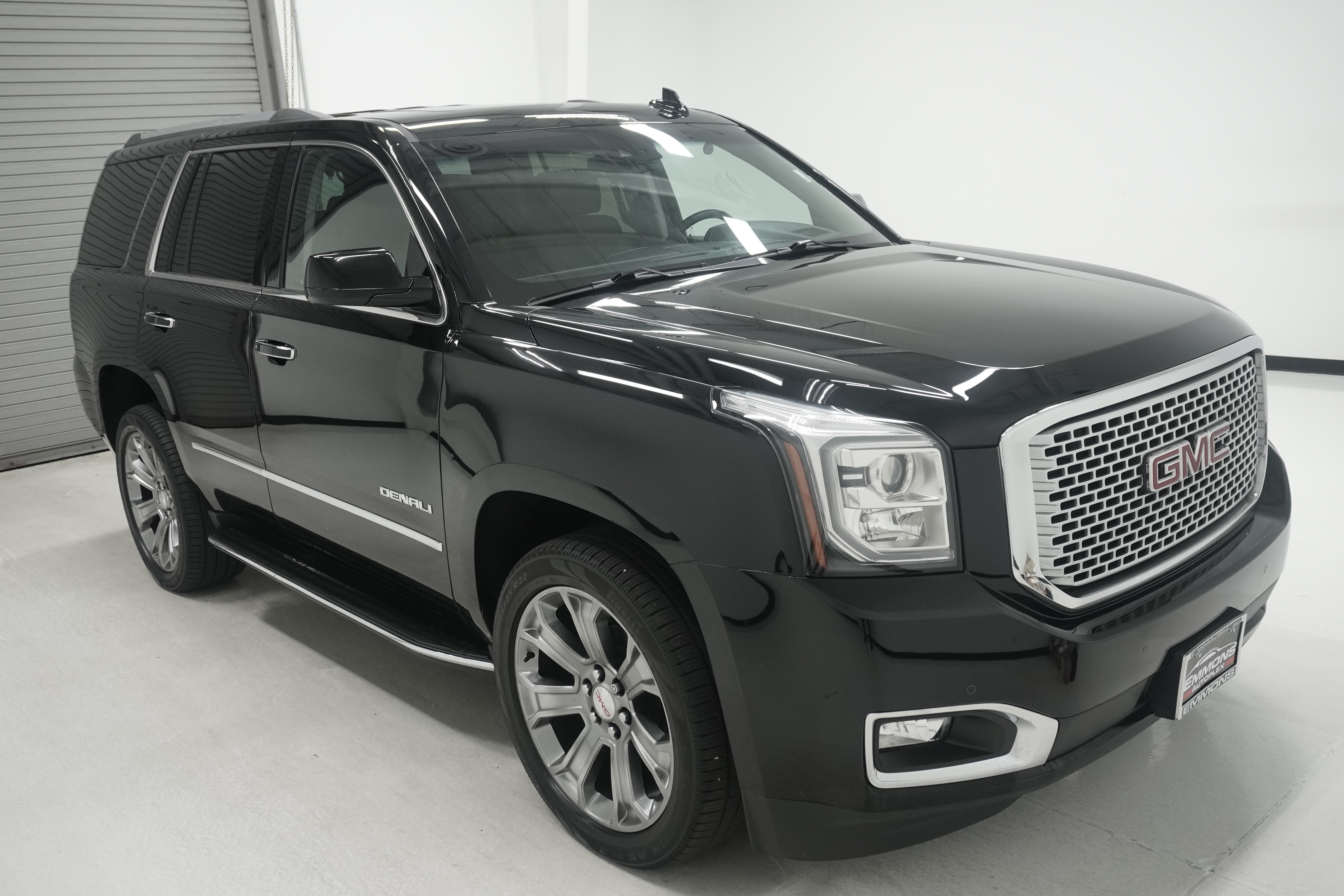 Used 2017 GMC Yukon Denali w/ Open Road Package AWD/4WD image 3