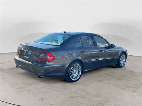 Used 2008 Mercedes-Benz E 350 4MATIC Sedan image 5