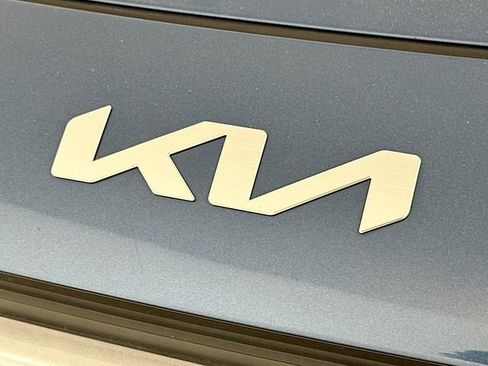 Used 2024 Kia Niro EX w/ EX Cold Weather Package FWD image 24
