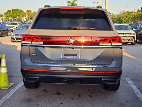 New 2026 Volkswagen Atlas SE FWD image 4