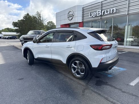 Used 2025 Ford Escape ST-Line w/ Tech Pack #1 AWD/4WD image 8