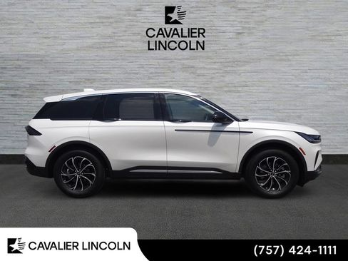 Used 2026 Lincoln Nautilus Premier w/ Equipment Group 102A AWD/4WD image 2