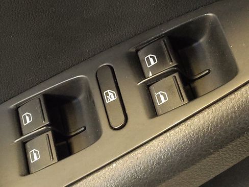 Used 2016 Volkswagen Jetta S image 27