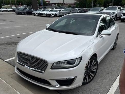 Used 2017 Lincoln MKZ Reserve w/ Climate Package FWD image 2