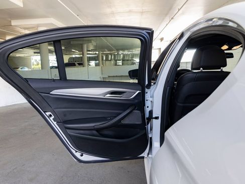 Used 2020 BMW M550i xDrive AWD/4WD image 22