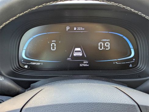 Used 2023 Hyundai Venue Limited image 24