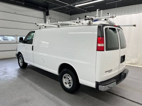 Used 2016 Chevrolet Express 3500 RWD image 6