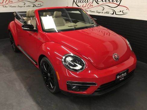 Used 2014 Volkswagen Beetle R-Line FWD image 2