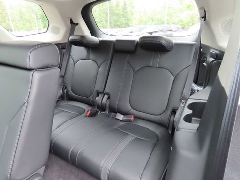 New 2025 Honda Pilot Touring image 14