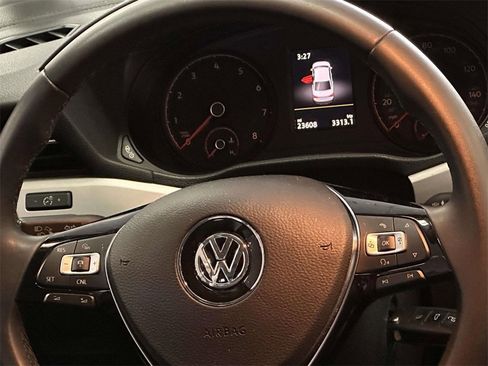 Used 2021 Volkswagen Passat 2.0T S image 21