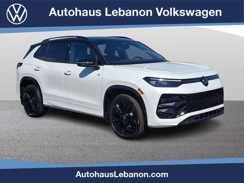 Used 2025 Volkswagen Tiguan SE R-Line AWD/4WD image 1