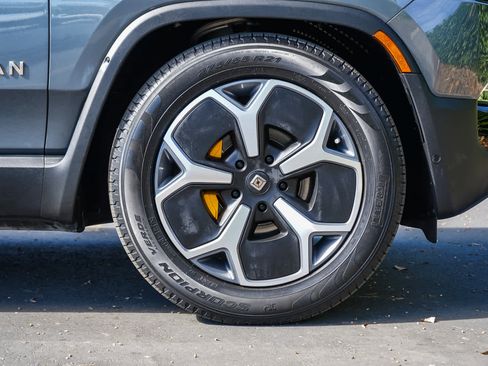 Used 2023 Rivian R1S Adventure image 15