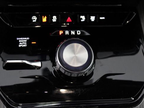 Used 2024 Jeep Wagoneer Series II image 32