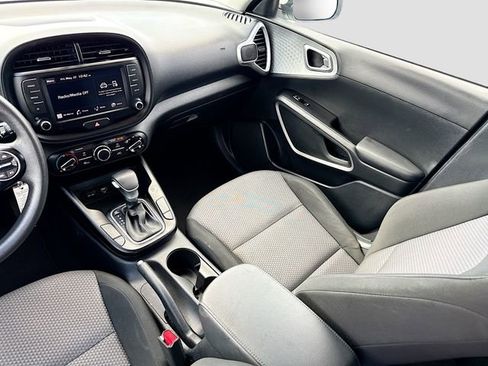 Used 2024 Kia Soul LX w/ Option Group 015 FWD image 21