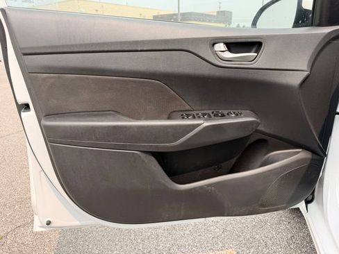 Used 2021 Hyundai Accent SE FWD image 8