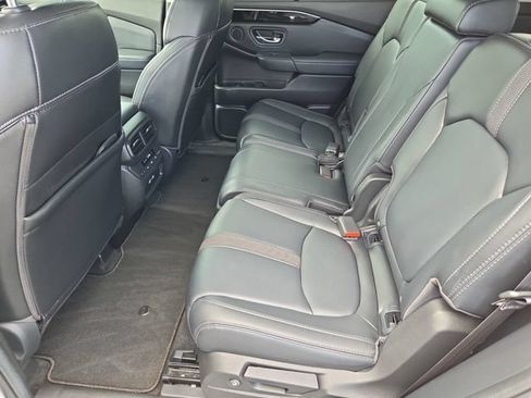 Used 2023 Honda Pilot EX-L image 12