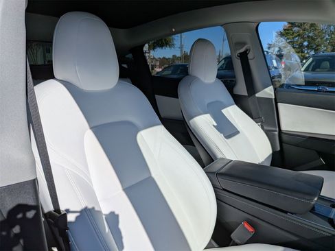 Used 2022 Tesla Model Y Performance image 37