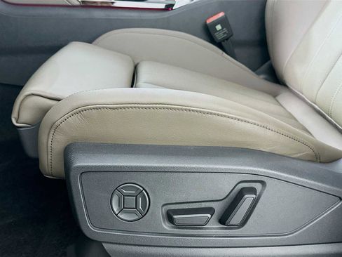 New 2025 Audi Q5 Prestige image 18