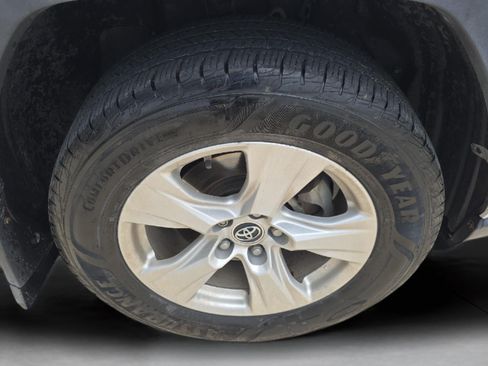 Used 2019 Toyota RAV4 XLE w/ Protection Package AWD/4WD image 26
