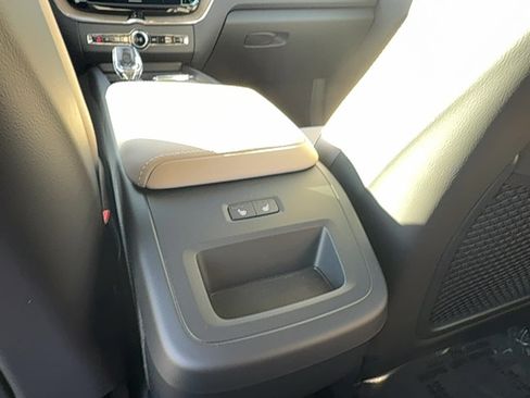 Used 2026 Volvo XC60 B5 Plus w/ Protection Package Premier AWD/4WD image 14