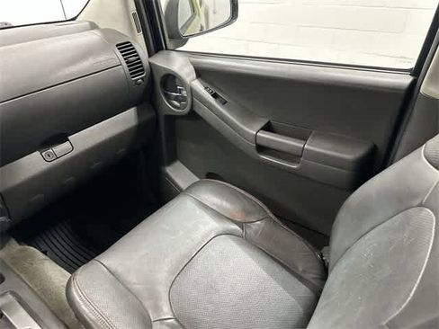 Used 2011 Nissan Xterra PRO-4X w/ Pro-4x Leather Pkg image 13