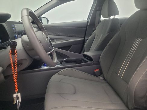 Used 2025 Hyundai Elantra Sport FWD image 17