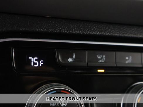Used 2022 Volkswagen Atlas Cross Sport SE FWD image 6
