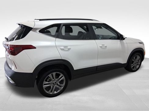 Used 2021 Kia Seltos S FWD image 5