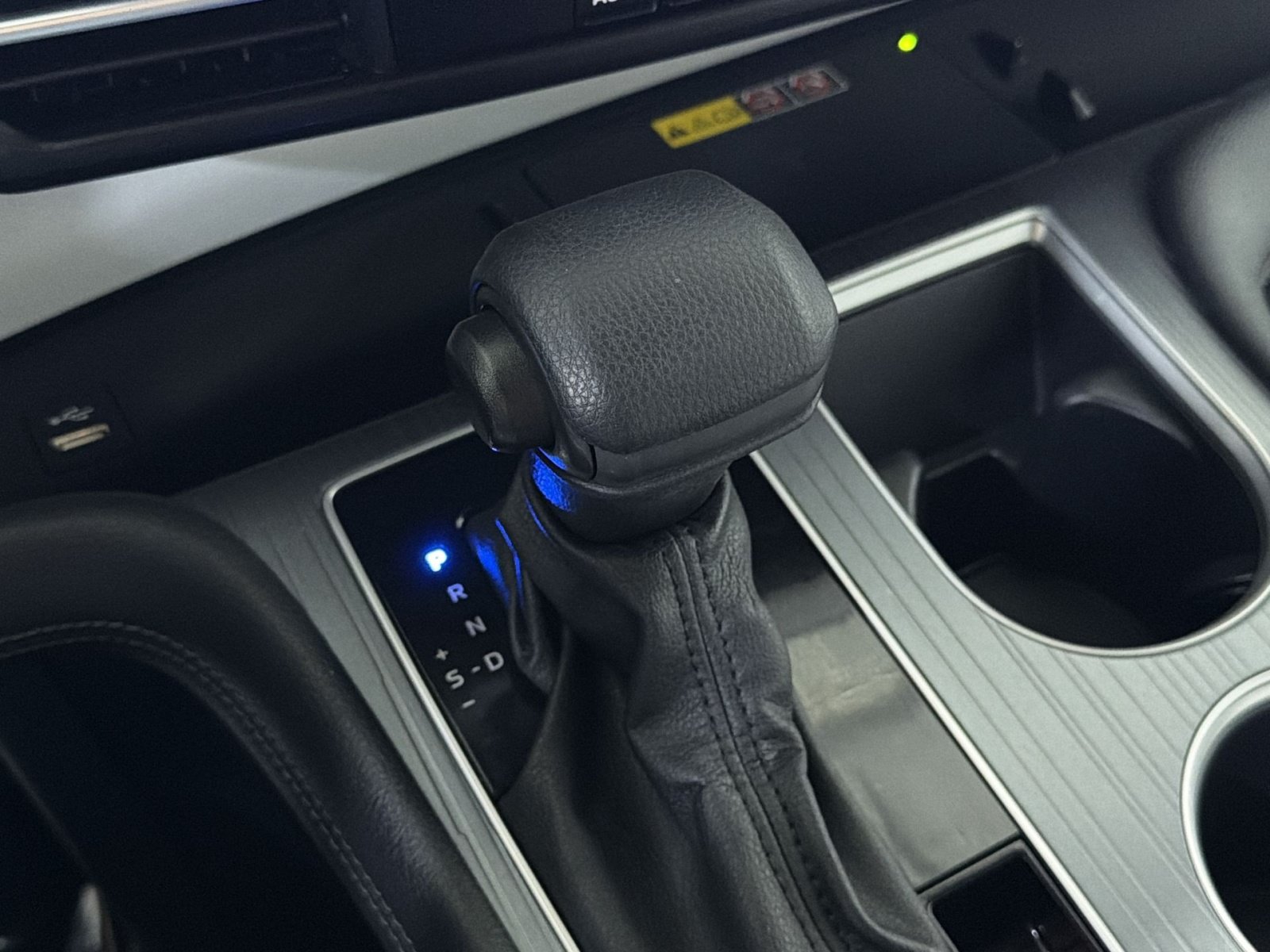 Used 2025 Toyota Sienna LE FWD image 19