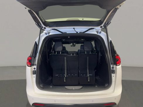 New 2026 Chrysler Pacifica Select w/ S Appearance Package AWD/4WD image 9