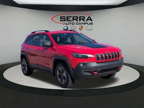 Used 2019 Jeep Cherokee Trailhawk w/ Cold Weather Group image 11